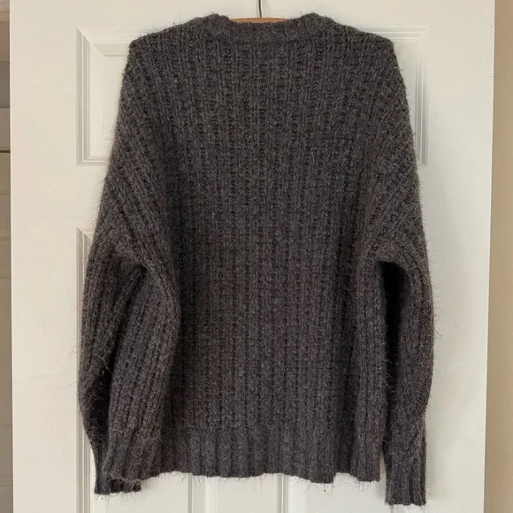 American Eagle Women’s Crew Neck Oversized Sweater - Picture 4 of 4